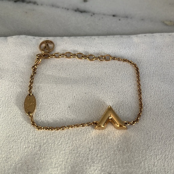 Louis Vuitton Essential V Station Bracelet - Picture 5 of 8